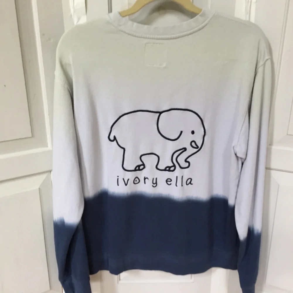 Ivory Ella White and Blue Organic Cotton Sweatshirt - Picture 10 of 13